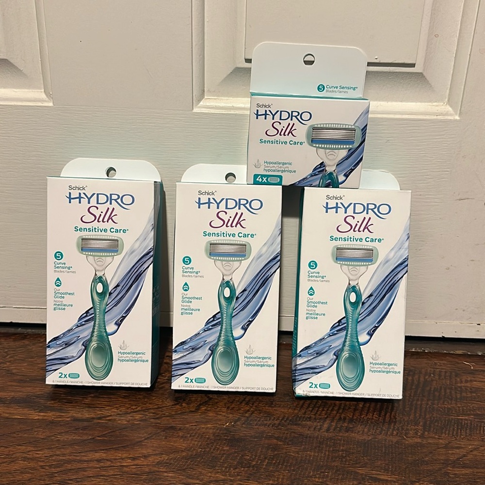 NWT Schick Hydro Silk Sensitive Care Razor Bundle